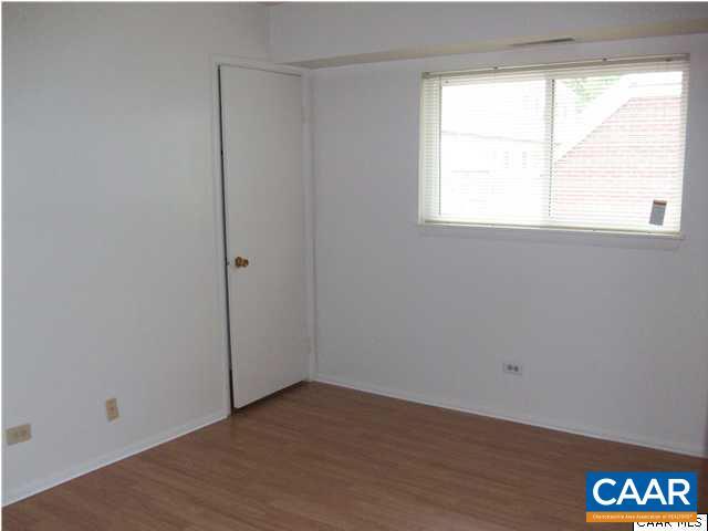 Building Photo - 1215 Wertland St