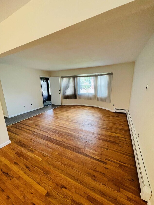 Foto principal - 9 Conway Ct