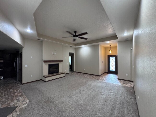 Foto del edificio - Beautiful 4 bed 2 bath home Available Now!