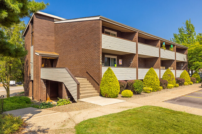 Building Photo - Willowood Village Apartments & Townhomes