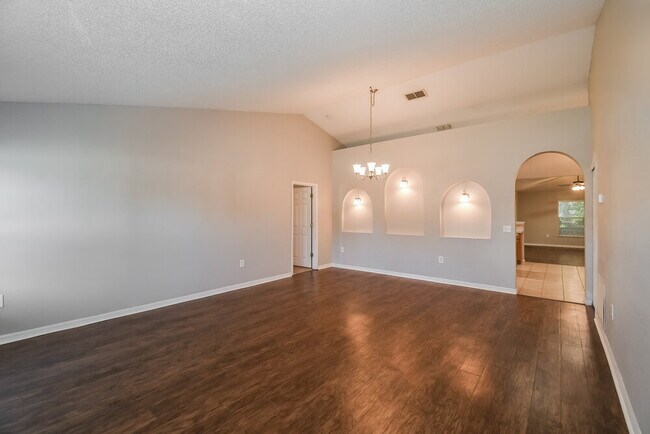 Foto del edificio - 12451 Glenn Hollow Dr