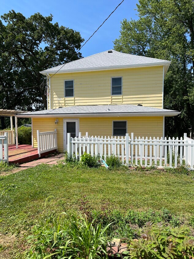 Building Photo - 516 T St