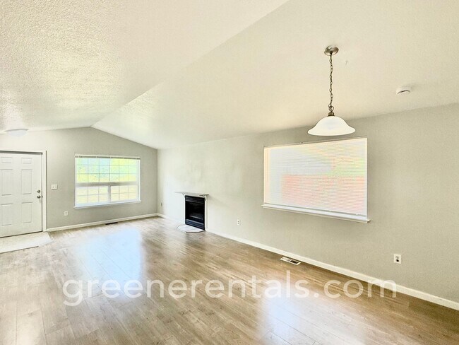 Building Photo - Coming Soon! 3BR/2BA Rambler in Nisqually ...