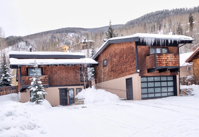 Building Photo - 1806 W Gore Creek Dr