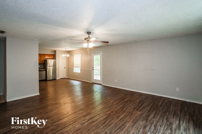 Building Photo - 6900 Ridgetop Rd