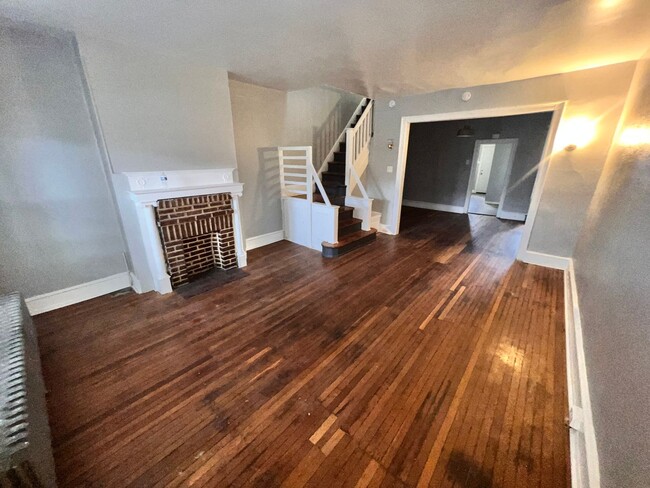 Foto del edificio - Spacious Classic West Philly 4 Bedroom w/ ...