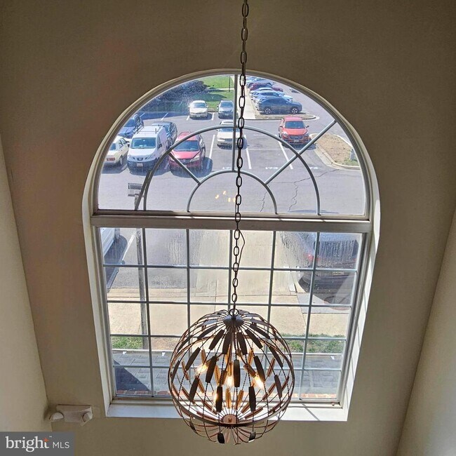 Foto del edificio - 6600 St Ignatius Dr