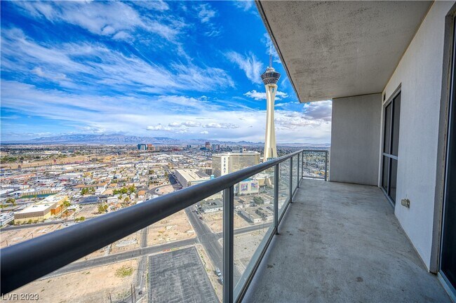Foto del edificio - 200 W Sahara Ave