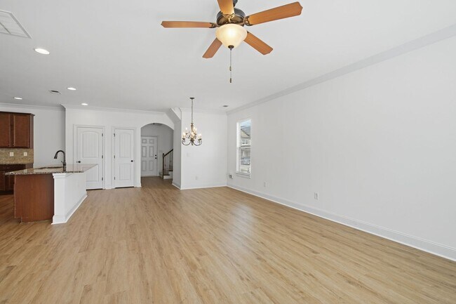 Foto del edificio - 5 Bedroom Home in Bridgetowne Near The Crossing at Coal Mountain