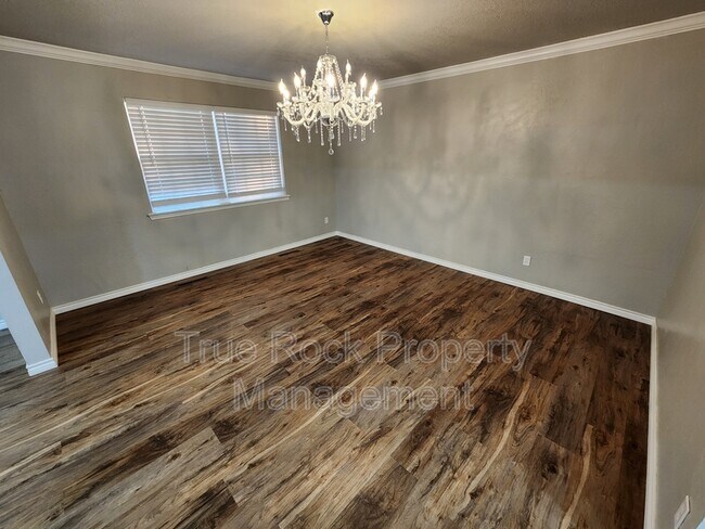 Building Photo - 204 S Morrison Dr
