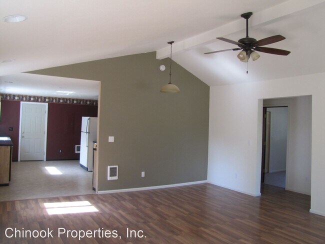 Building Photo - 3 br, 2 bath House - 1043 F St