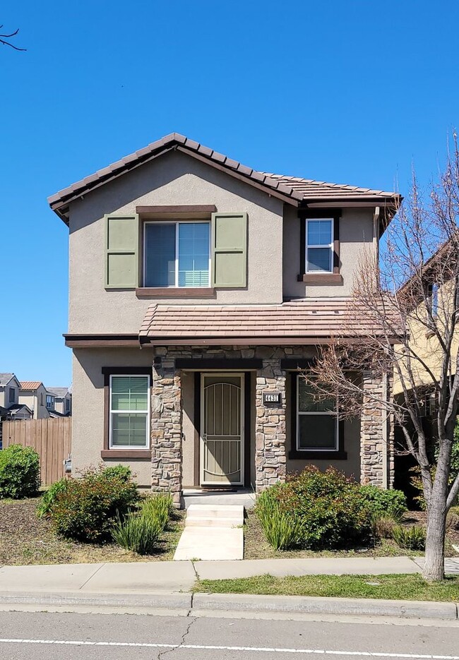 Foto del edificio - Adorable 3 bedroom 2.5 bath home in West S...