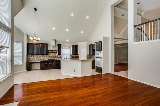 Building Photo - 4652 Spencer Dr