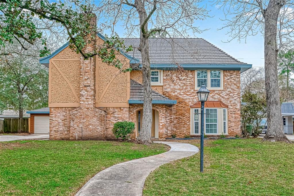 Primary Photo - 610 Magic Oaks Dr