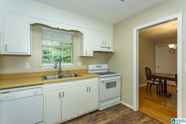Building Photo - 2200 Montreat Cir