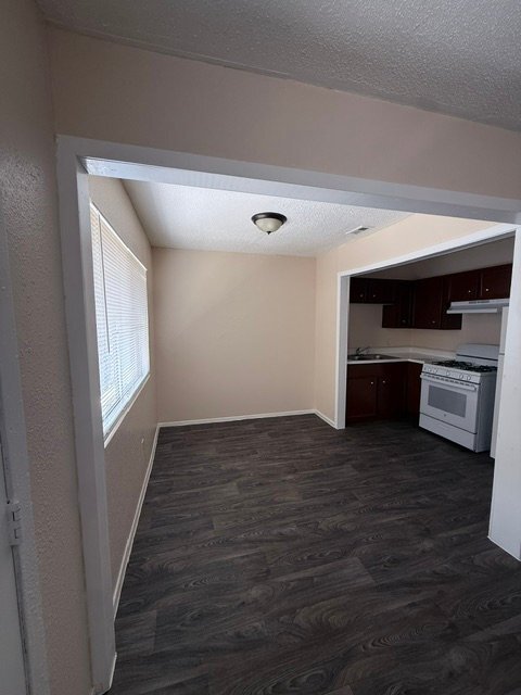 Building Photo - 8207 Landing Ave