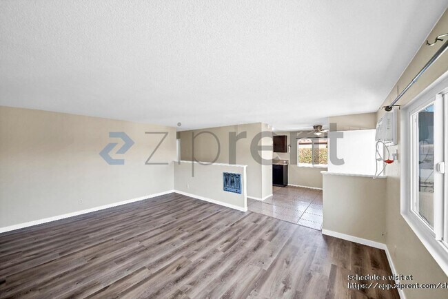 Foto del edificio - 2543 Hayes Dr