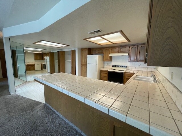 Building Photo - 49400 River Park Rd