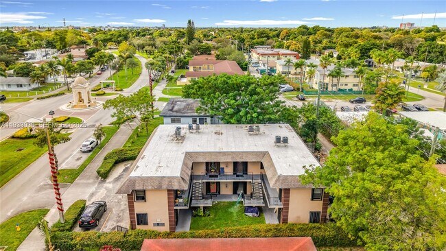 Foto del edificio - 2335 NE 172nd St