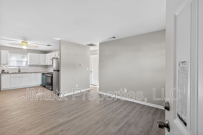 Foto del edificio - 7 Roper Dr