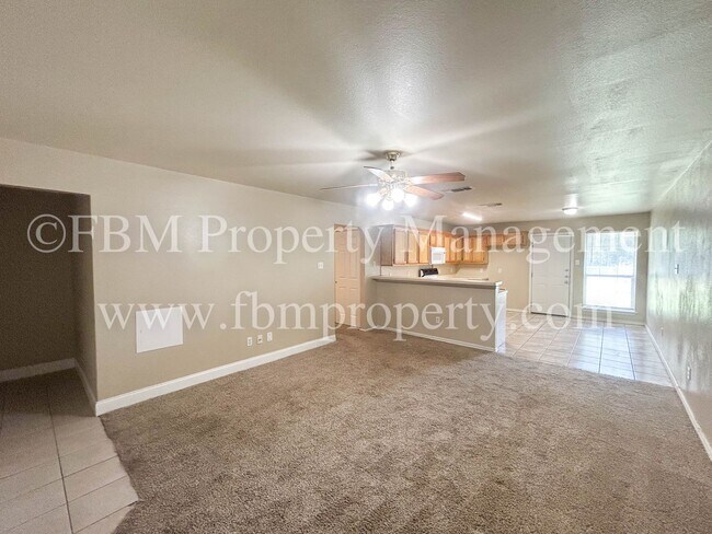 Foto del edificio - 325-327 Lois St