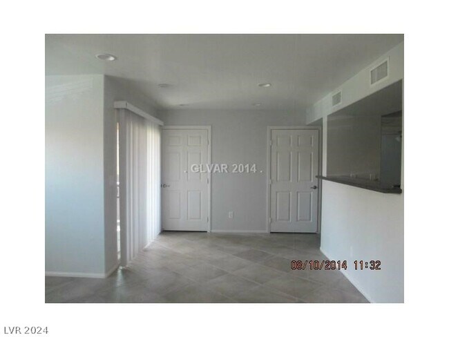 Foto del edificio - 2300 E Silverado Ranch Blvd