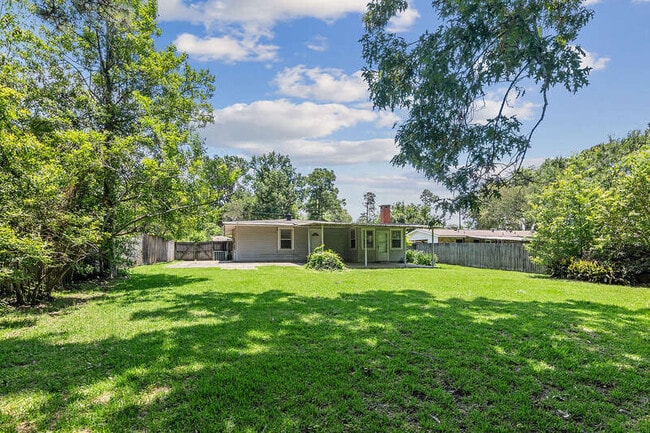 Building Photo - 3150 Carmen Dr