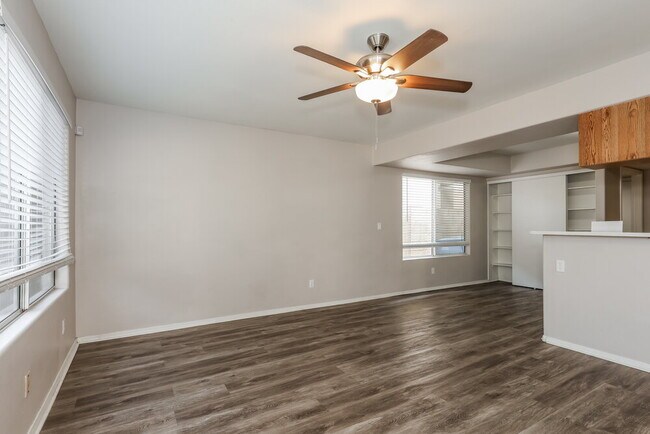 Foto del edificio - 17461 N 14th St