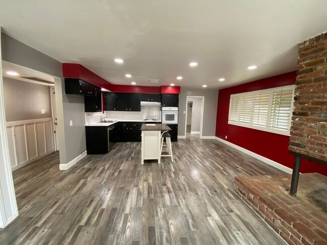 Building Photo - Spacious 4-Bed, 2-Bath Country Home with Pool, Spa, and More! MOVE IN SPECIAL