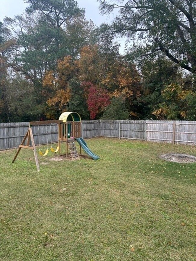 Building Photo - 3 Bed/ 3 Bath & Finished Bonus Room In CBA...