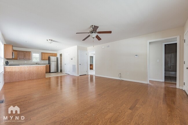 Foto del edificio - 902 Appleby St NW