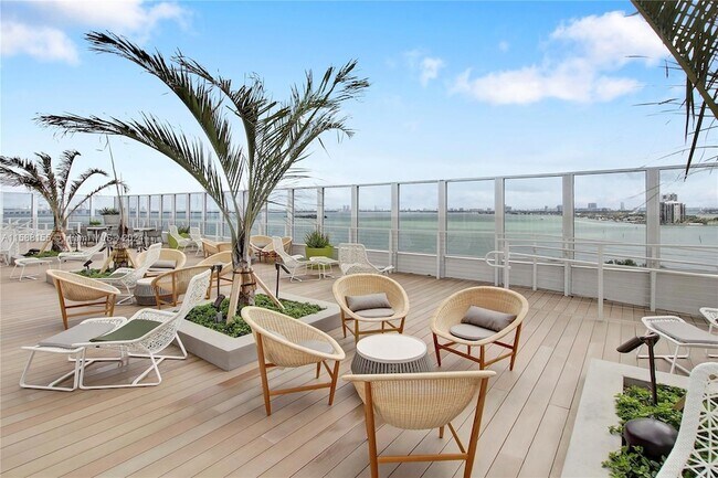 Building Photo - 1756 N Bayshore Drive Unit 11G
