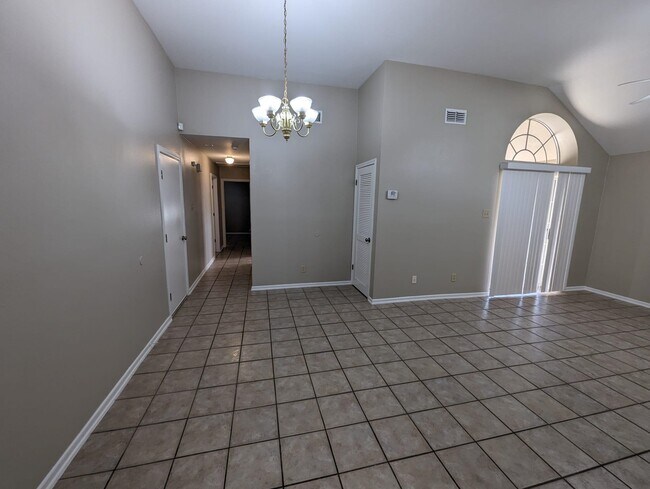 Building Photo - 1833 Denmark Ln