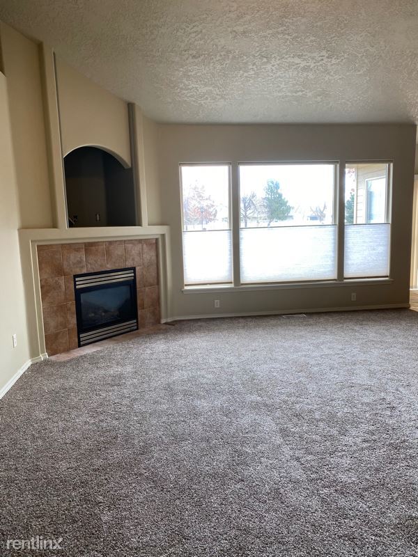 Building Photo - 3 br, 3 bath House - 208 S Langer Lake Way