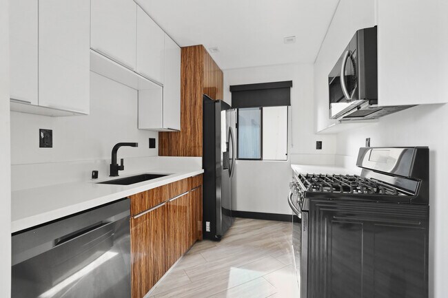 Foto del edificio - 5667 La Mirada Ave.