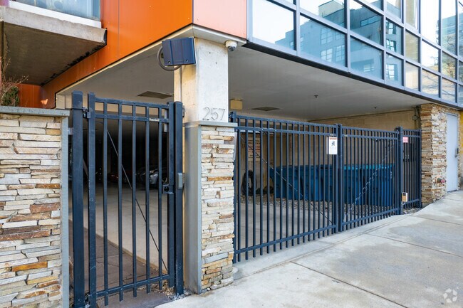 Building Photo - Cu257