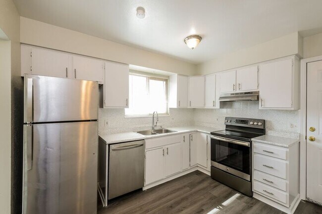 Building Photo - 13290 E 51st Ave