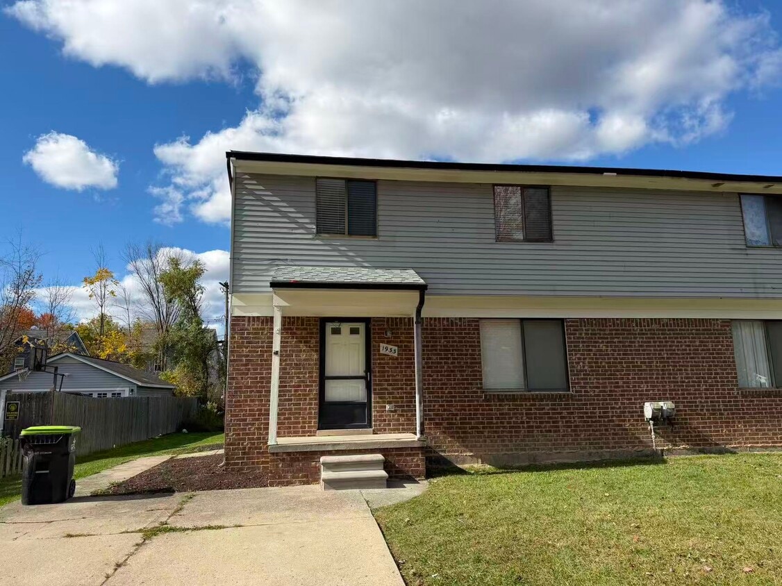 Photo - 1933 Marlowe St.