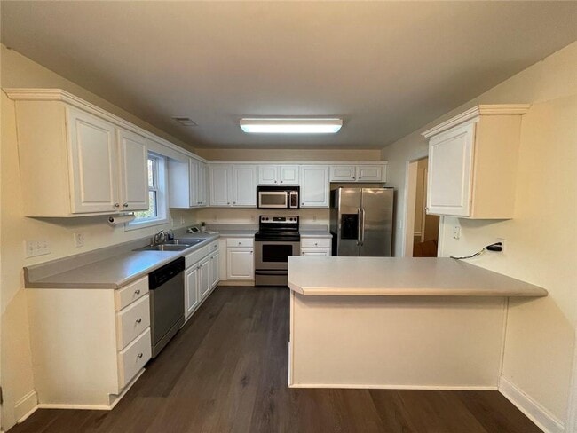 Building Photo - 166 Cove Hill