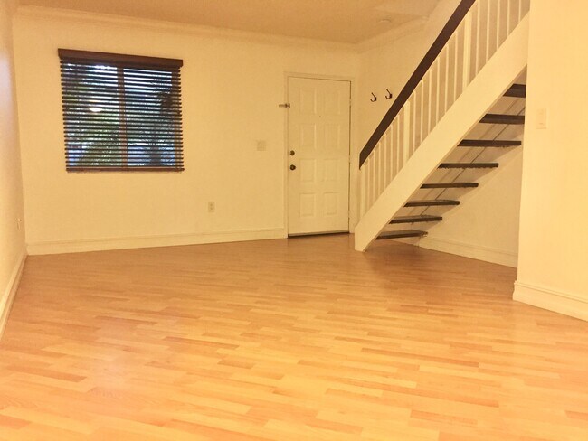Foto del edificio - 541 NW 82nd Ct