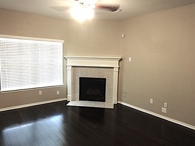 Building Photo - 4010 Mt Everest Way