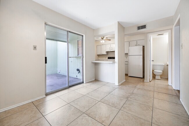 Foto del edificio - 4509 Altamesa Blvd