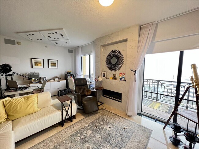 Foto del edificio - 8395 SW 73rd Ave
