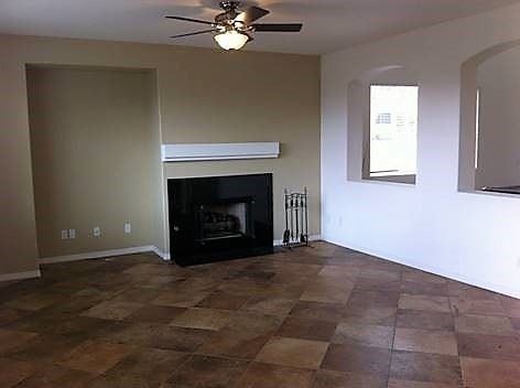 Foto del edificio - 713 Helmsdale Rd