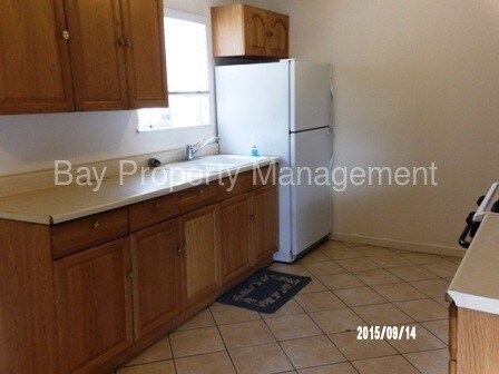Building Photo - 106 5th St