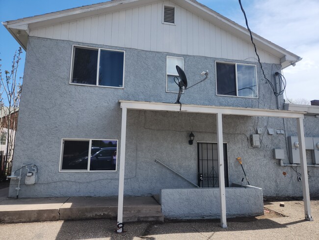 Duplex Entrance - 1649 Florence St