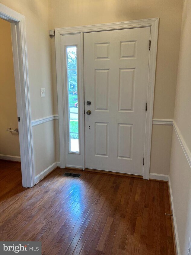 6930 Westlawn Dr, Falls Church, VA 22042 House for Rent in Falls