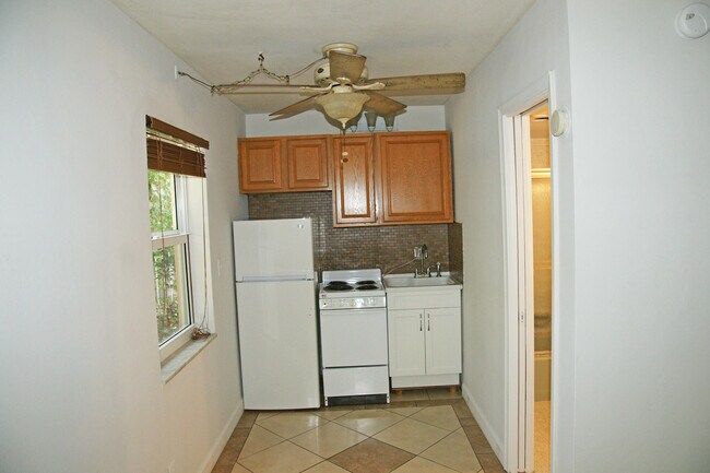 Foto del edificio - 2031 SE 5th St