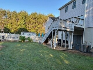 Foto del edificio - 231 Stoneway Ln