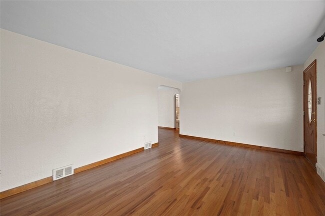 Building Photo - 3353 McRoberts Rd